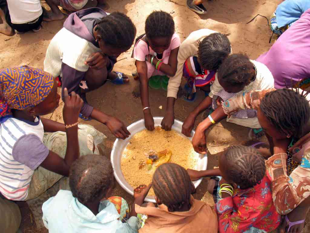 SUPPORTO NUTRIZIONALE PER GLI ALUNNI DELLA SCUOLA ELEMENTARE DI FOUA